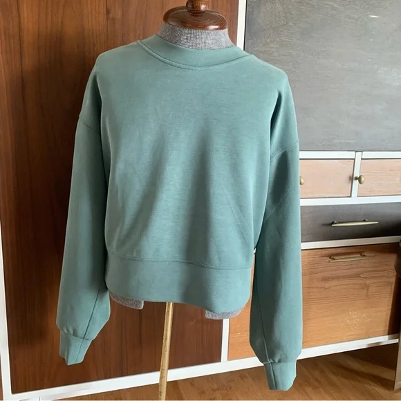 Lululemon Perfectly Oversized Crop Crew Softstreme Sweatshirt - Picture 4 of 9